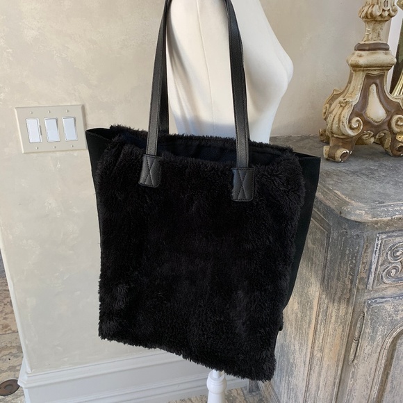 GAP Handbags - GAP Faux Fur & Leather Black Tote Bag